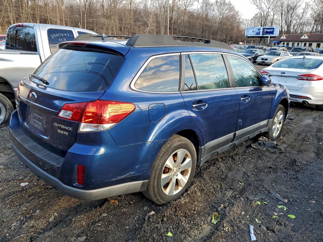 2011 SUBARU OUTBACK 3.6R LIMITED photo 5