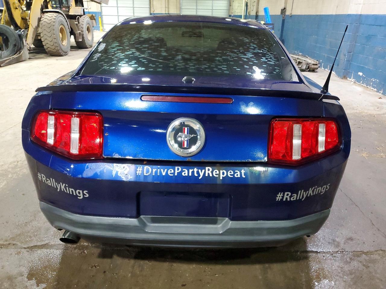 2012 FORD MUSTANG photo 6