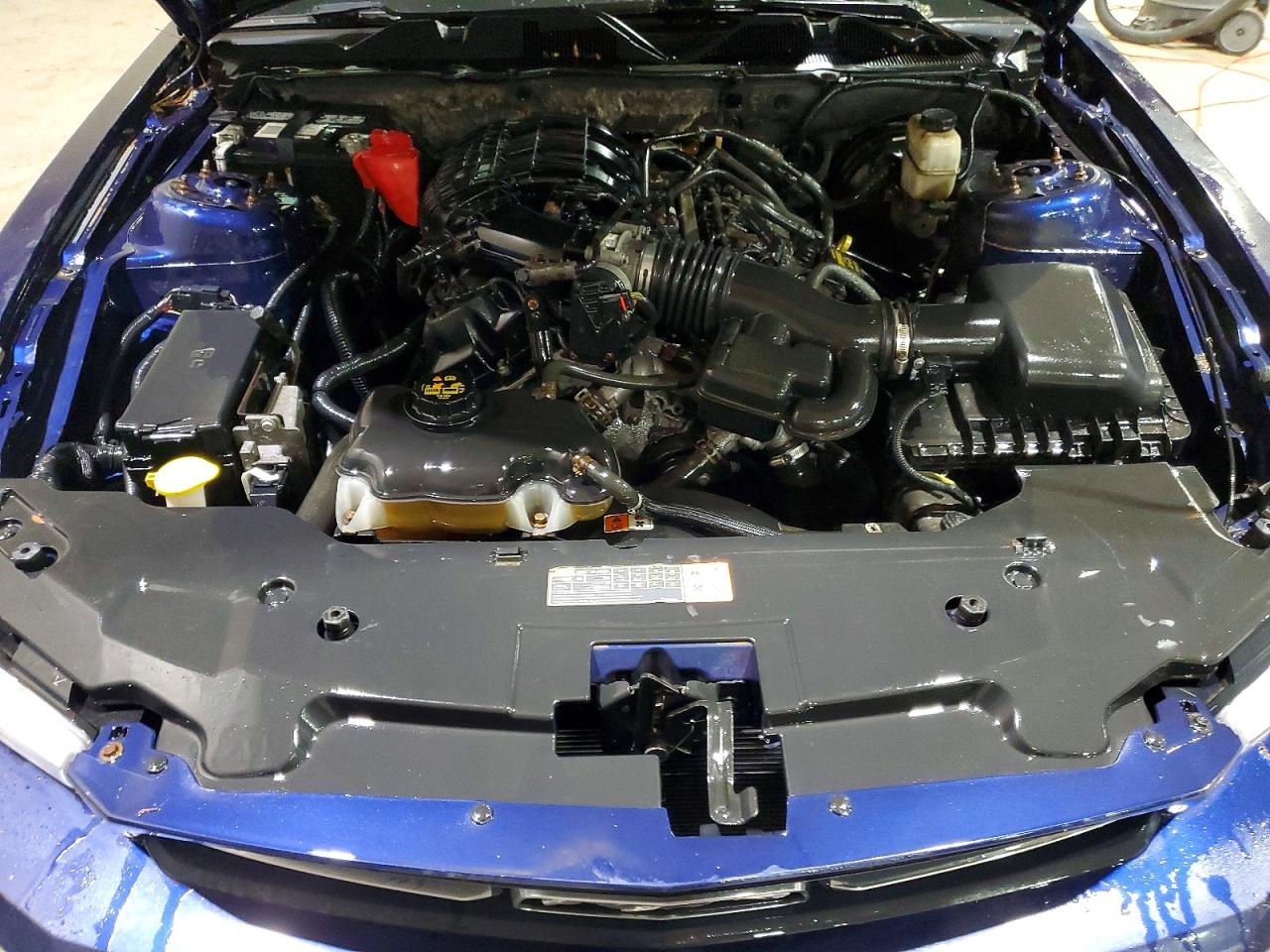 2012 FORD MUSTANG photo 11