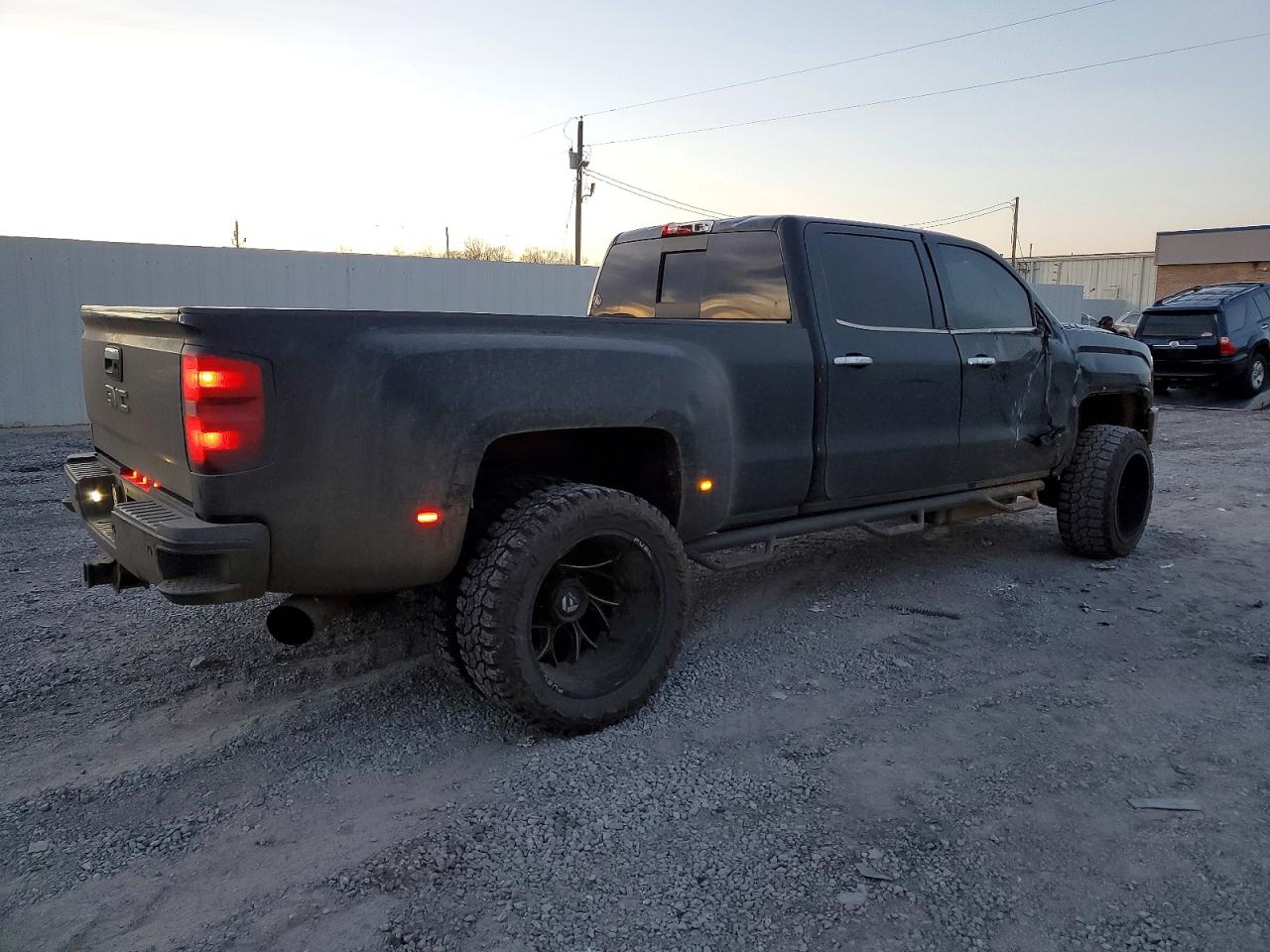 2015 GMC SIERRA K3500 DENALI photo 3