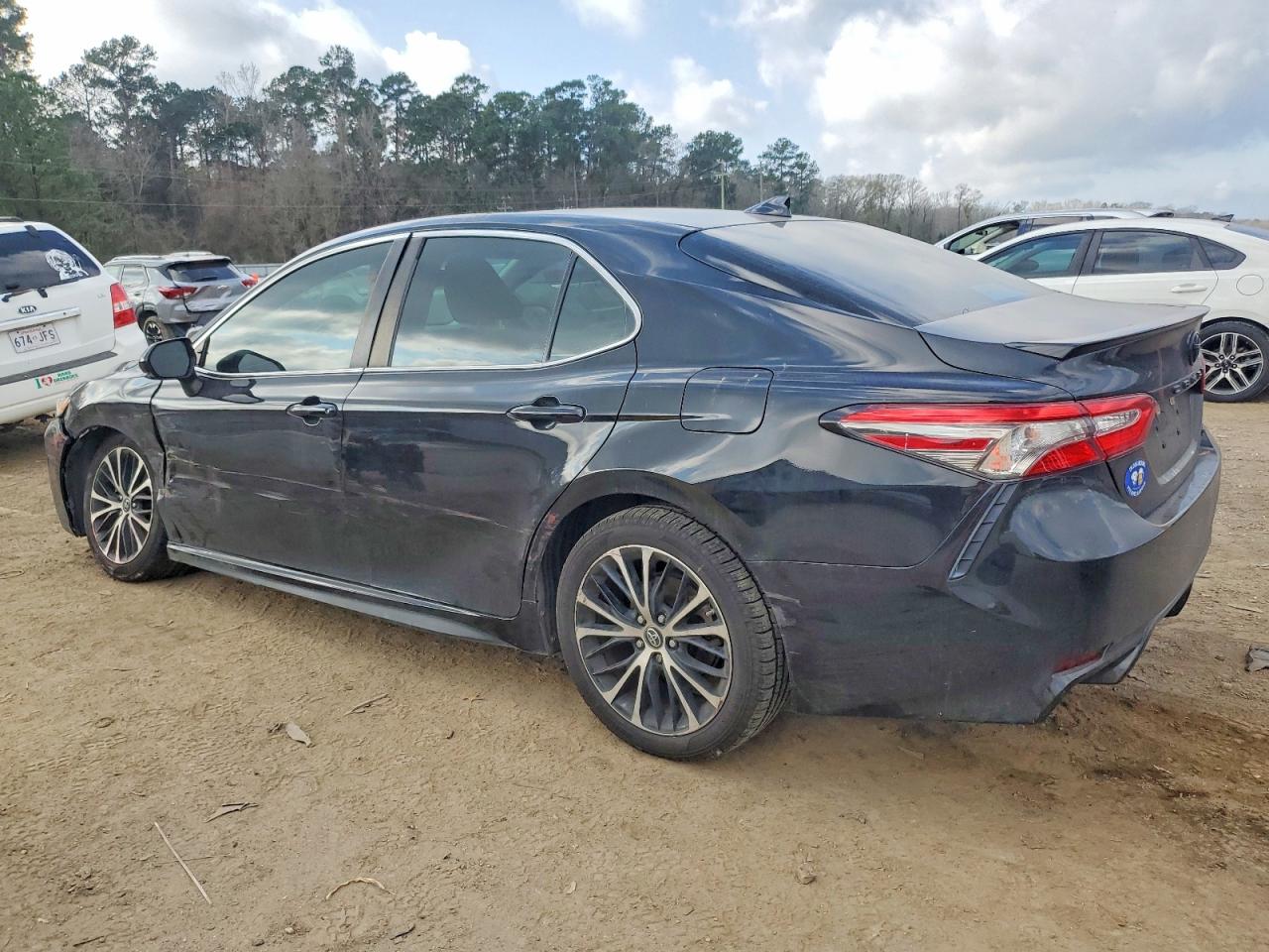 2019 TOYOTA CAMRY L photo 2