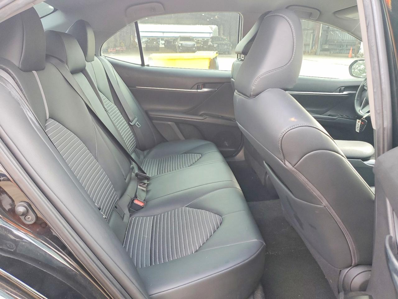 2019 TOYOTA CAMRY L photo 10