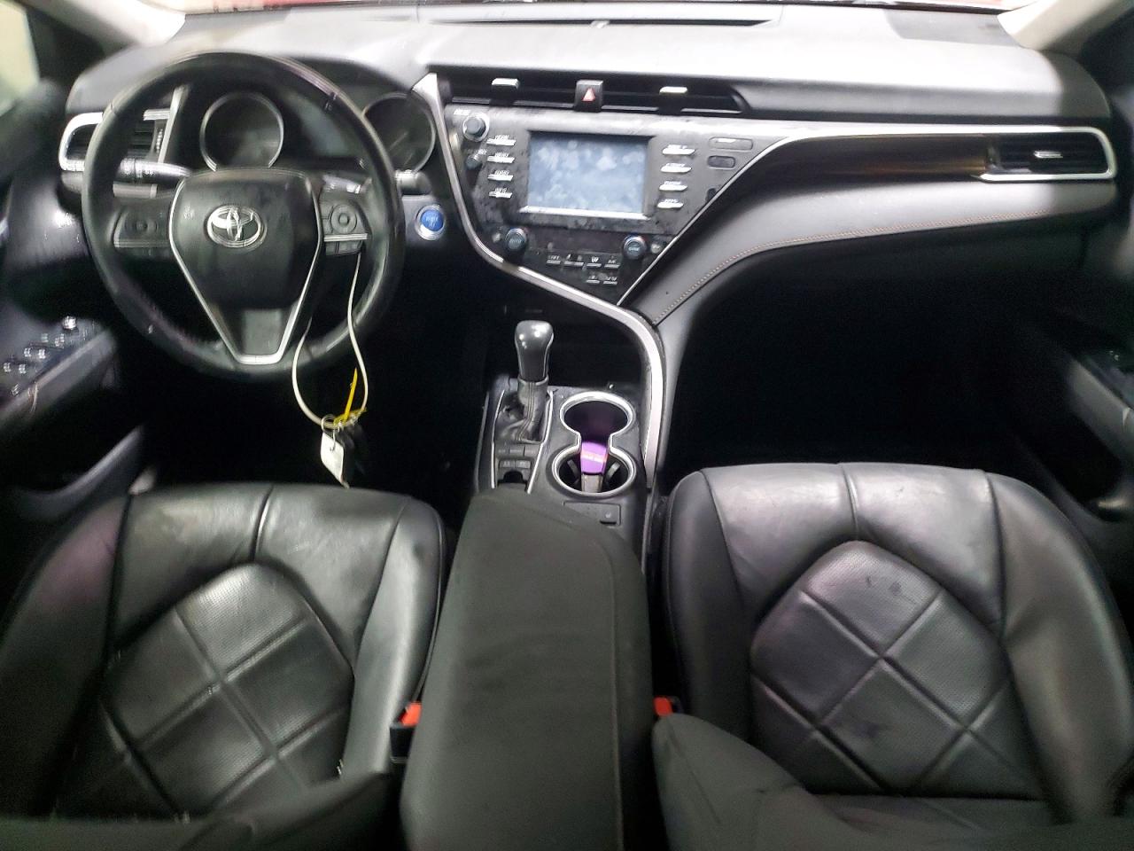 2018 TOYOTA CAMRY HYBRID photo 8