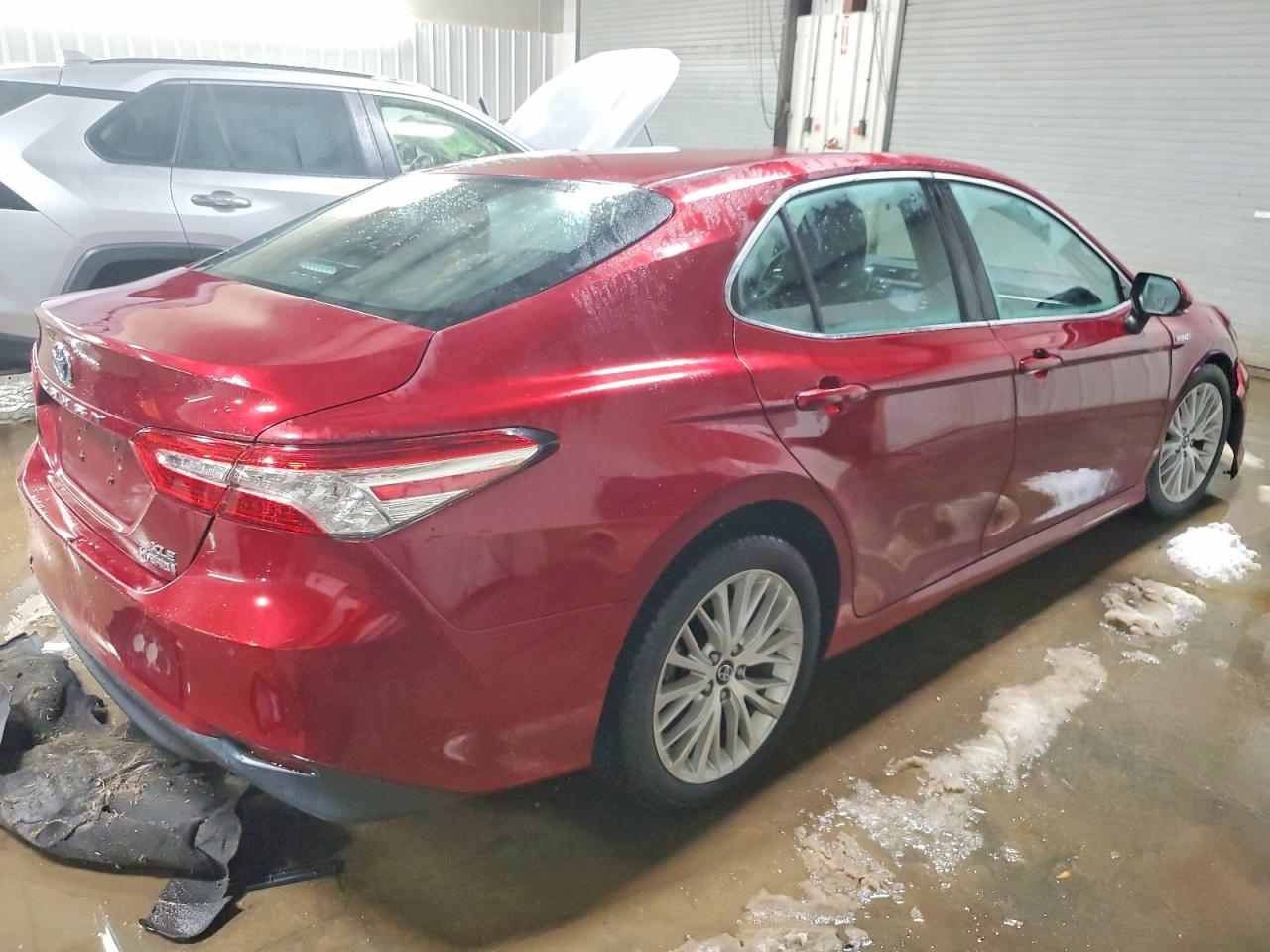2018 TOYOTA CAMRY HYBRID photo 3