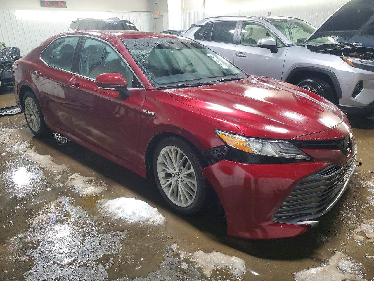2018 TOYOTA CAMRY HYBRID photo 4