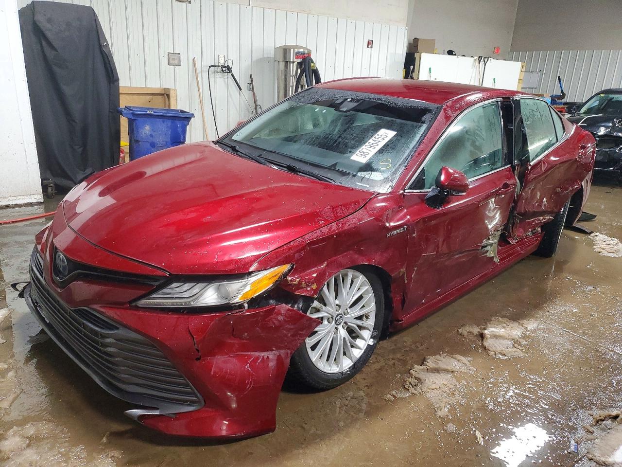 2018 TOYOTA CAMRY