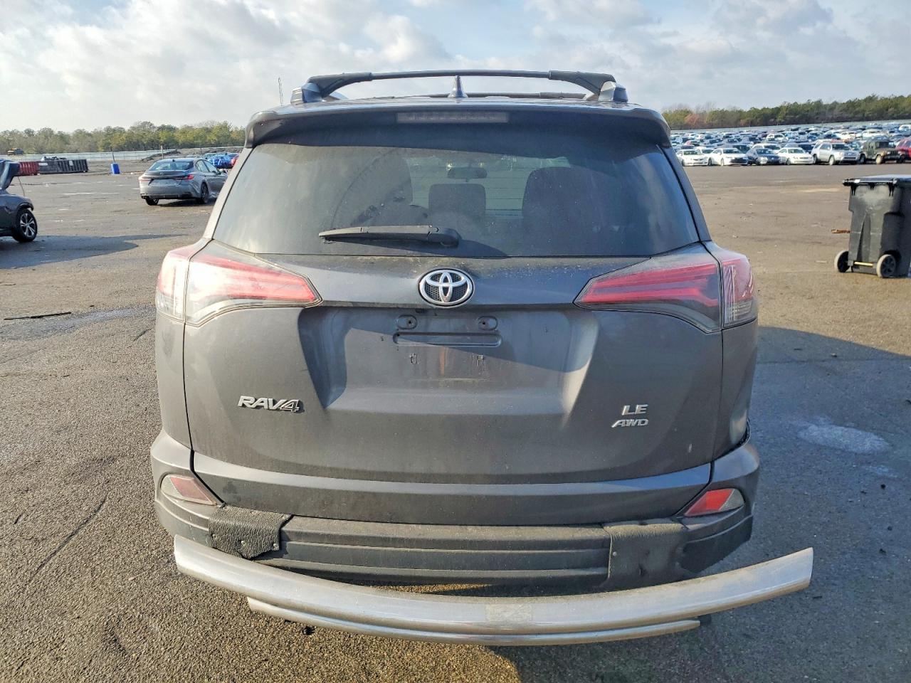 2016 TOYOTA RAV4 LE photo 6