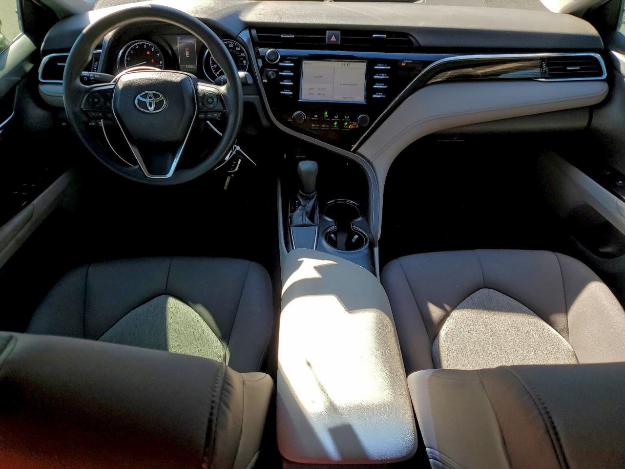 2018 TOYOTA CAMRY L photo 8