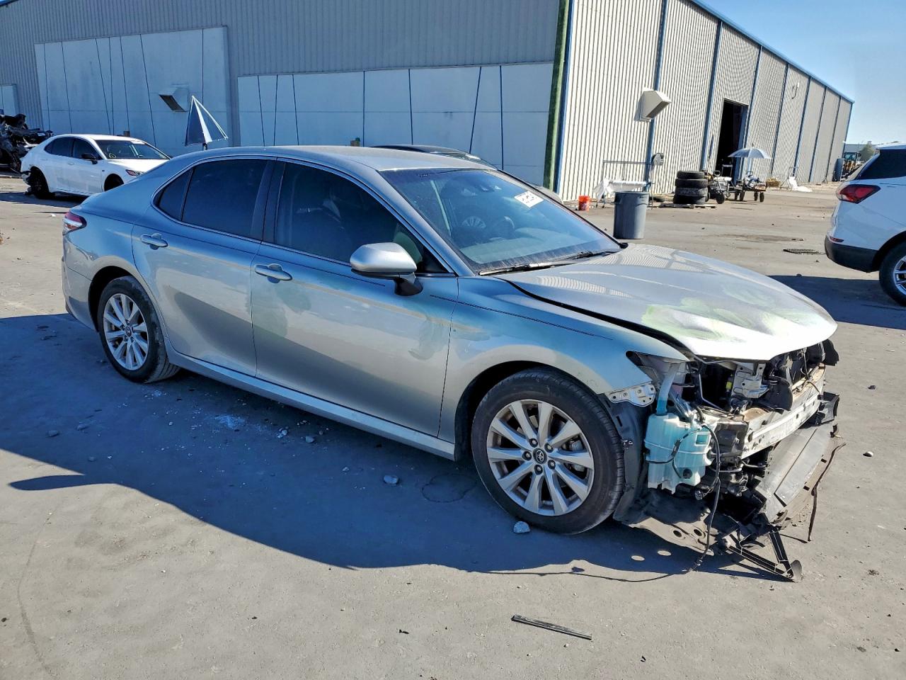 2018 TOYOTA CAMRY L photo 4