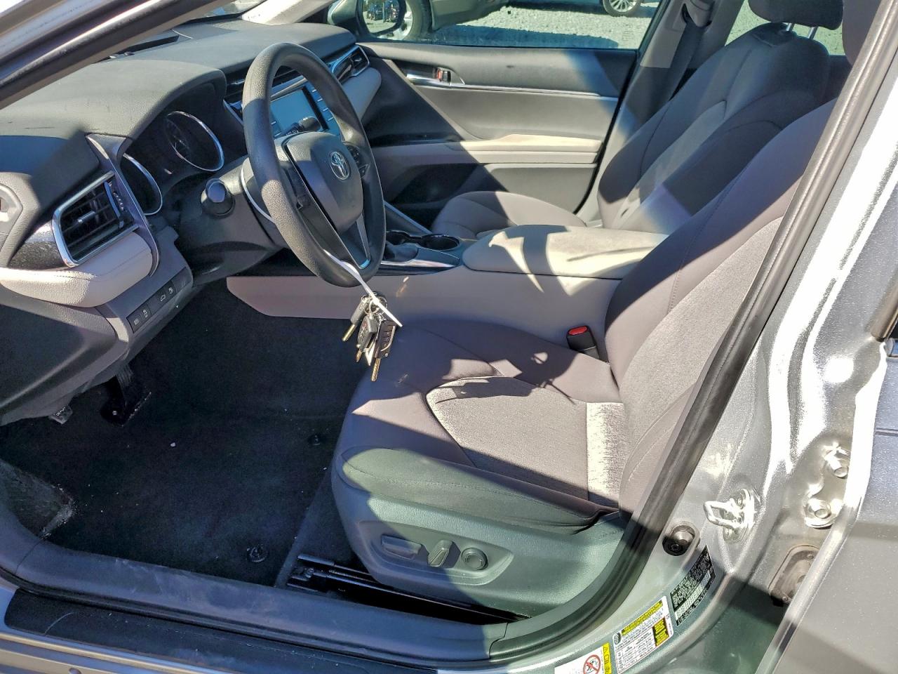 2018 TOYOTA CAMRY L photo 7
