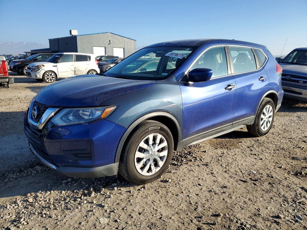 2017 NISSAN ROGUE