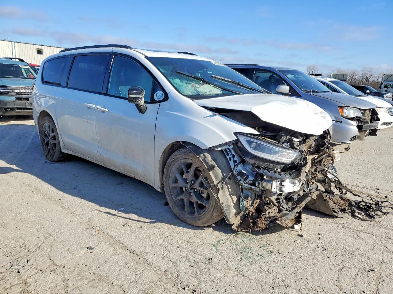 2024 CHRYSLER PACIFICA LIMITED photo 4