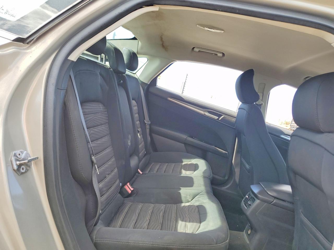 2016 FORD FUSION SE photo 28