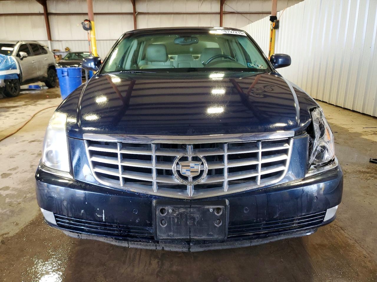 2009 CADILLAC DTS photo 5