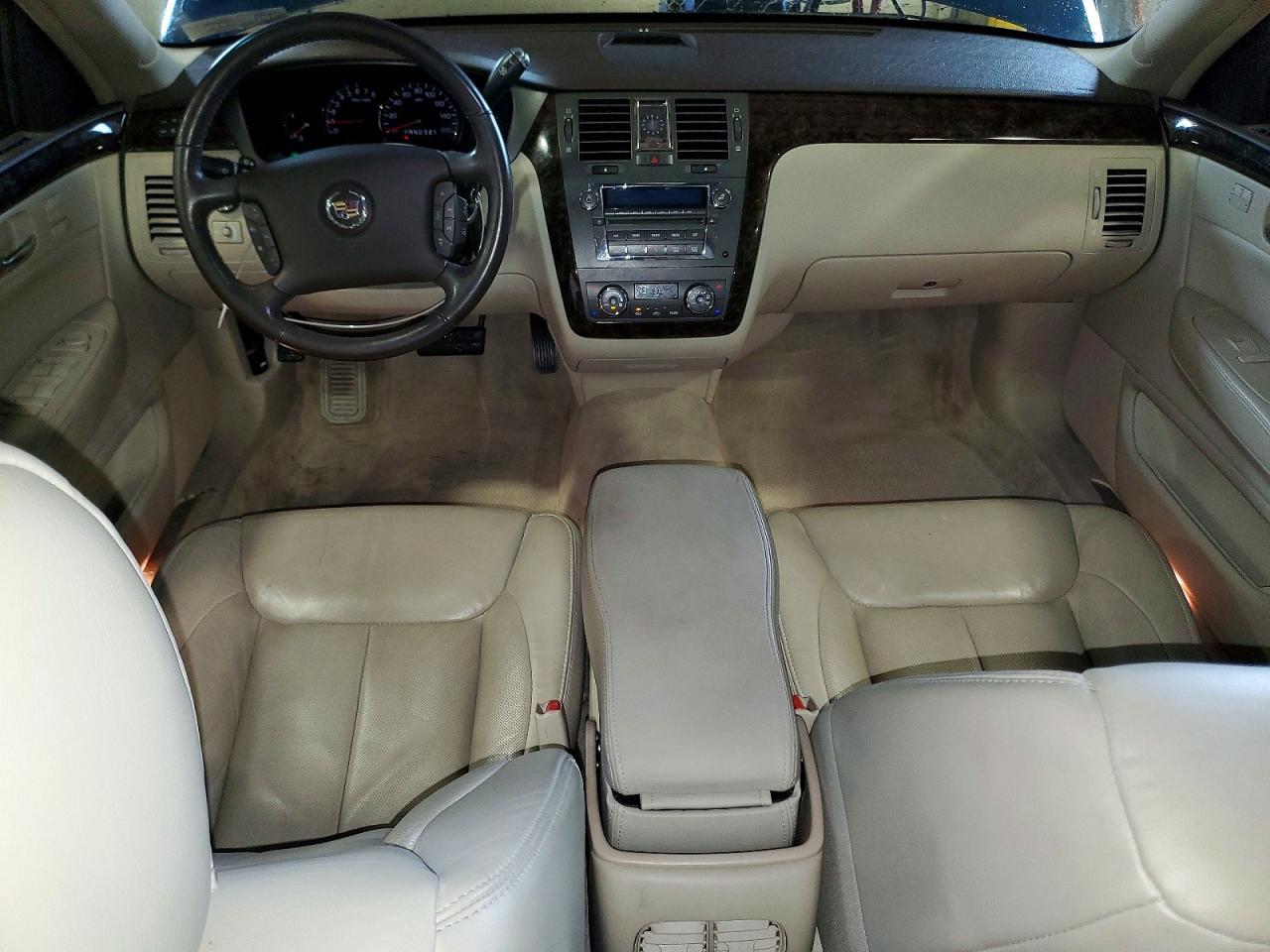2009 CADILLAC DTS photo 8