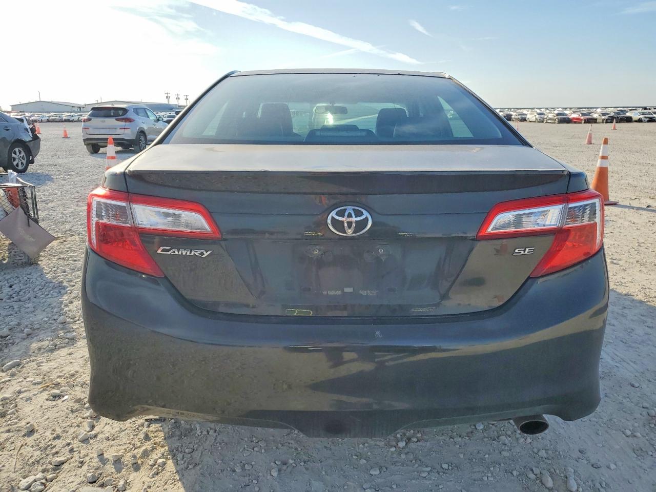 2012 TOYOTA CAMRY photo 6