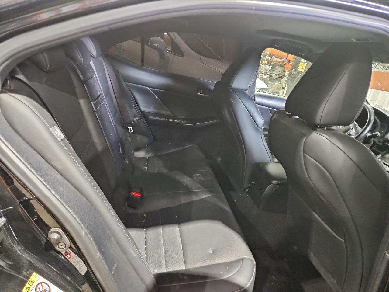 2018 LEXUS IS 300 photo 10