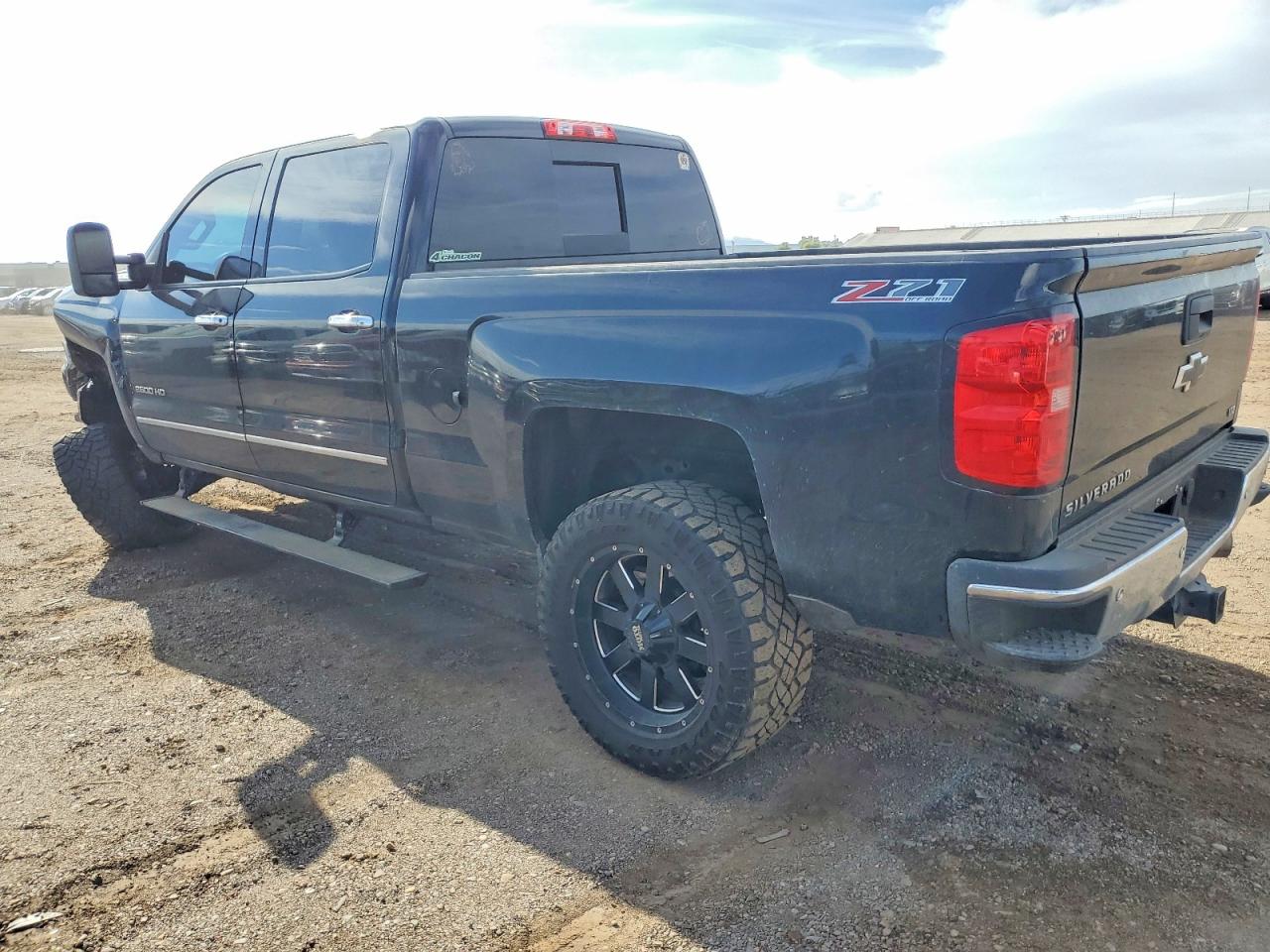 2015 CHEVROLET SILVERADO K2500 HEAVY DUTY LTZ photo 2