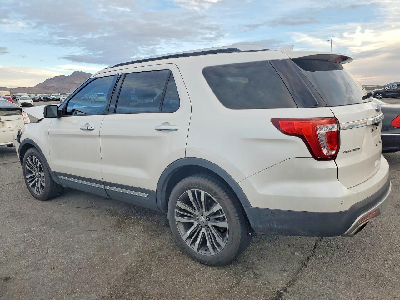 2017 FORD EXPLORER PLATINUM photo 2