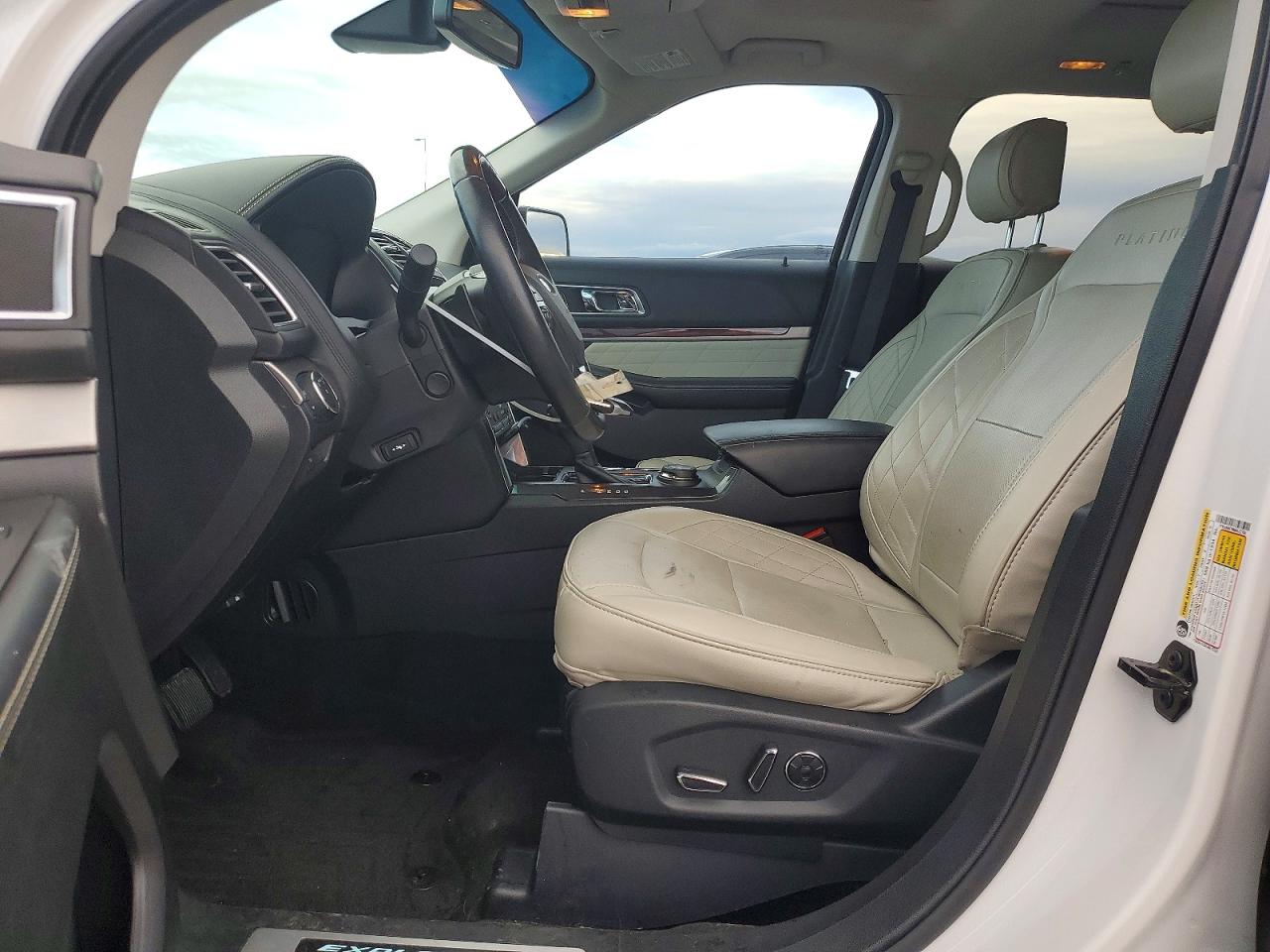 2017 FORD EXPLORER PLATINUM photo 7