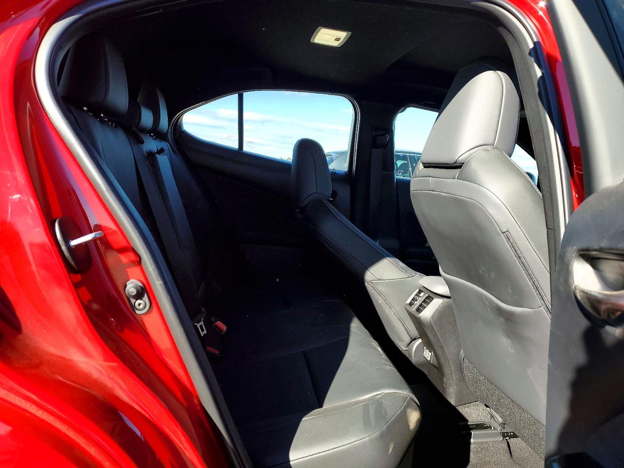 2025 LEXUS UX 300H BASE photo 28