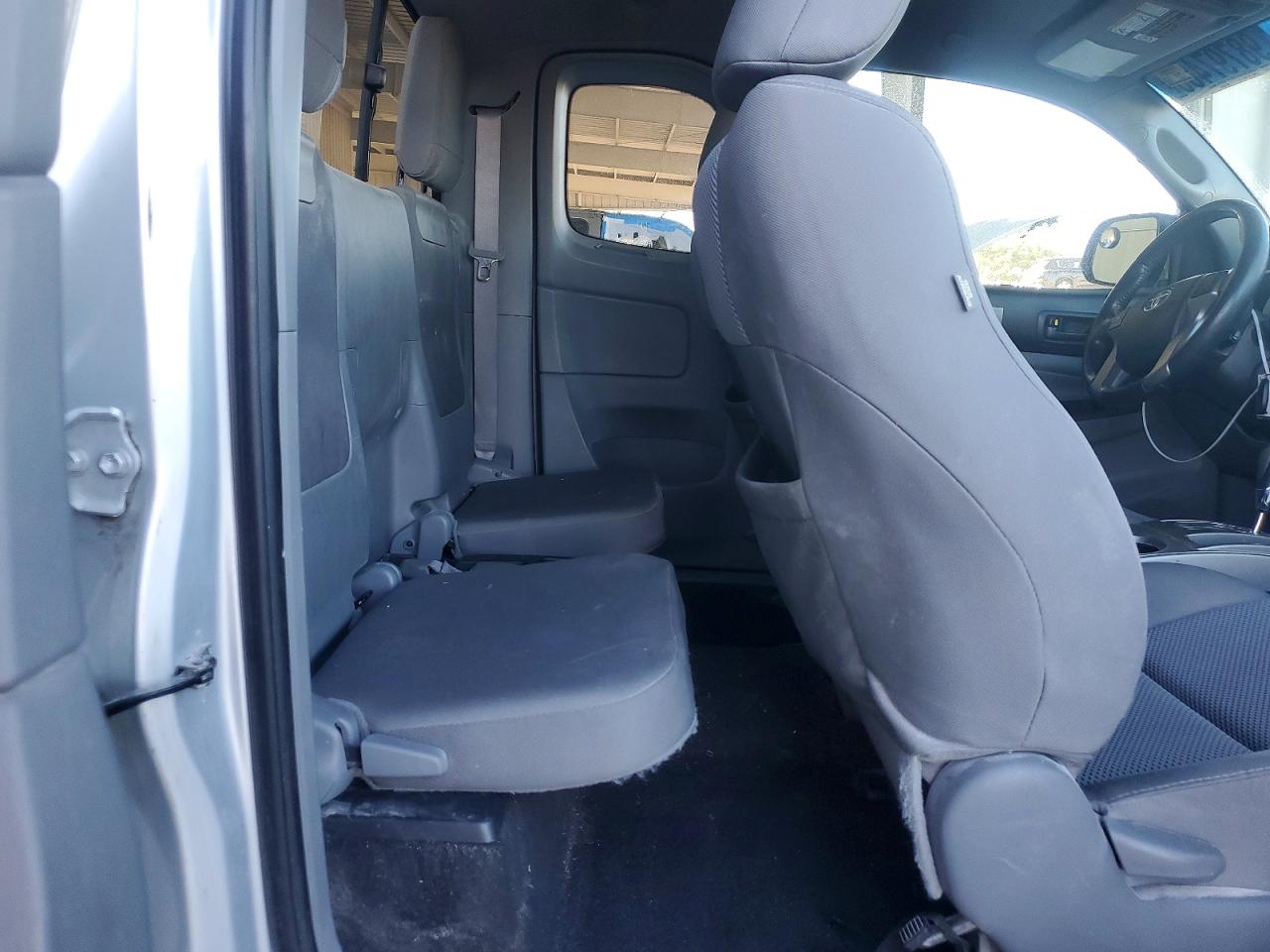 2012 TOYOTA TACOMA photo 10