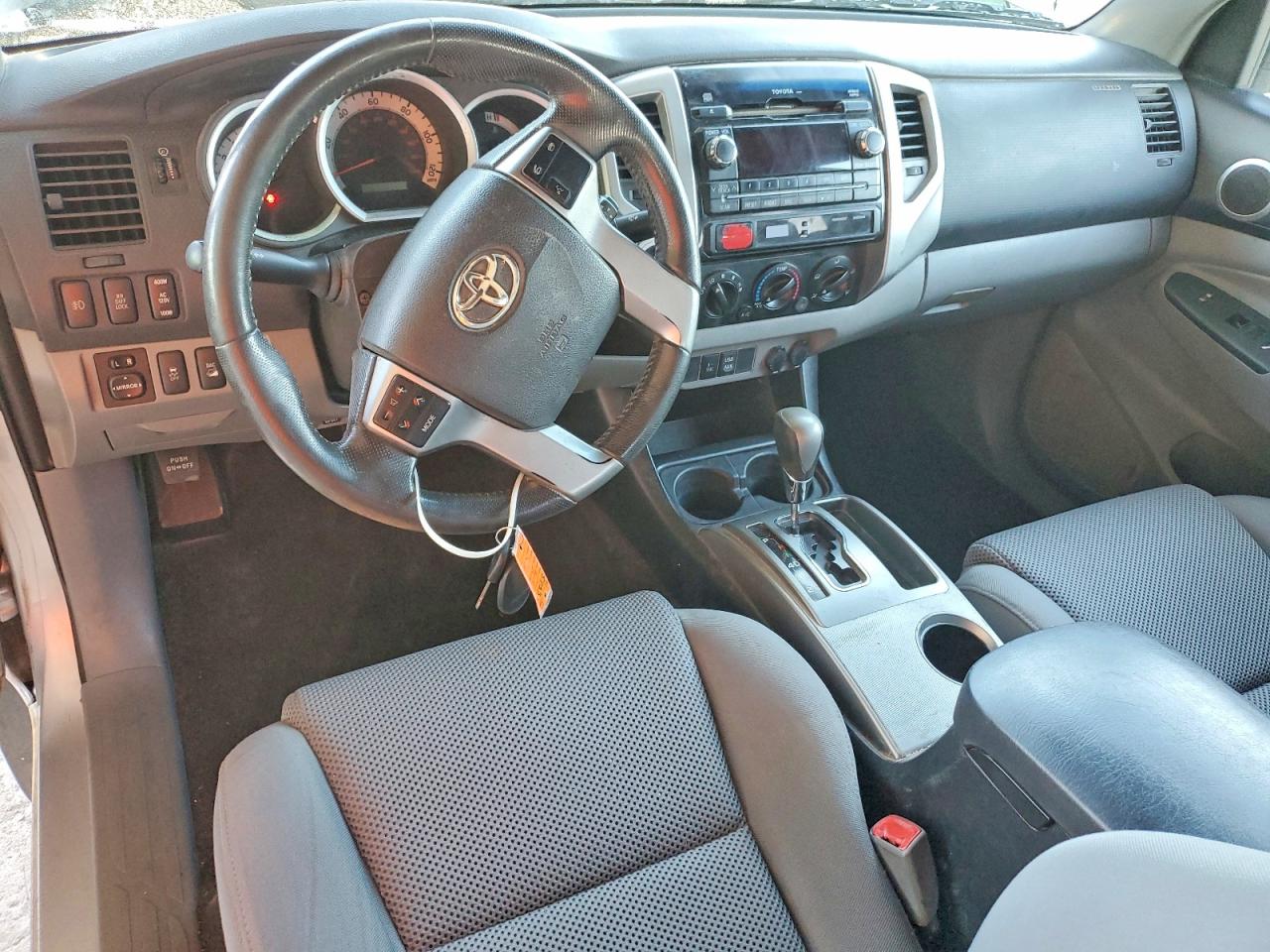 2012 TOYOTA TACOMA photo 8
