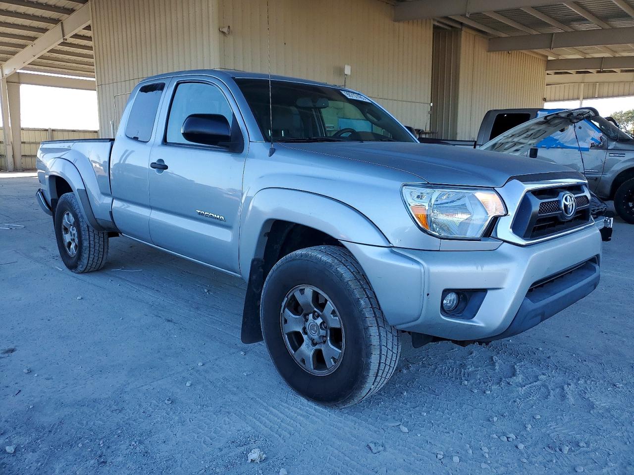 2012 TOYOTA TACOMA photo 4