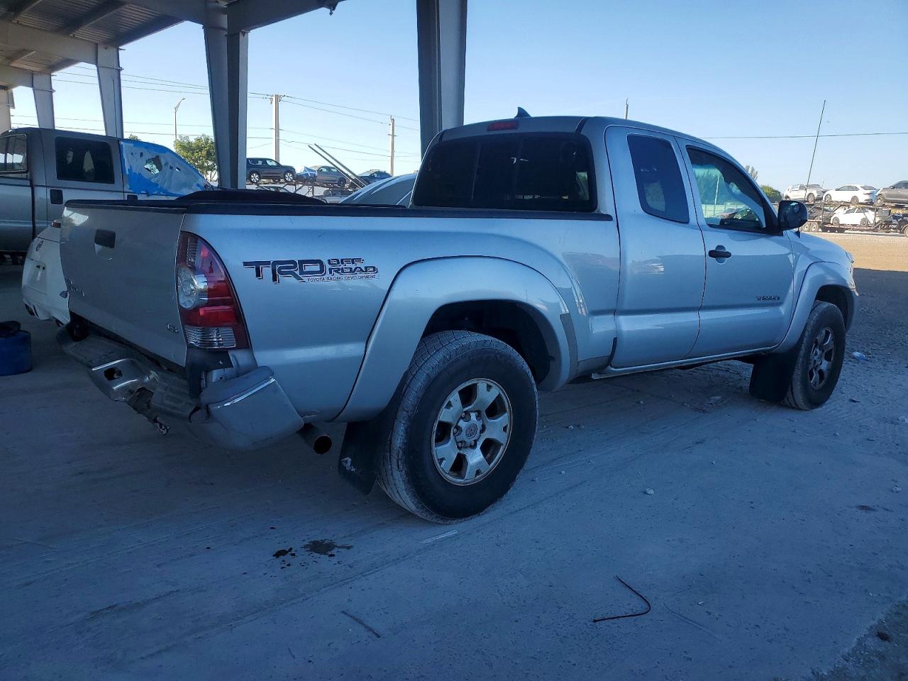 2012 TOYOTA TACOMA photo 3