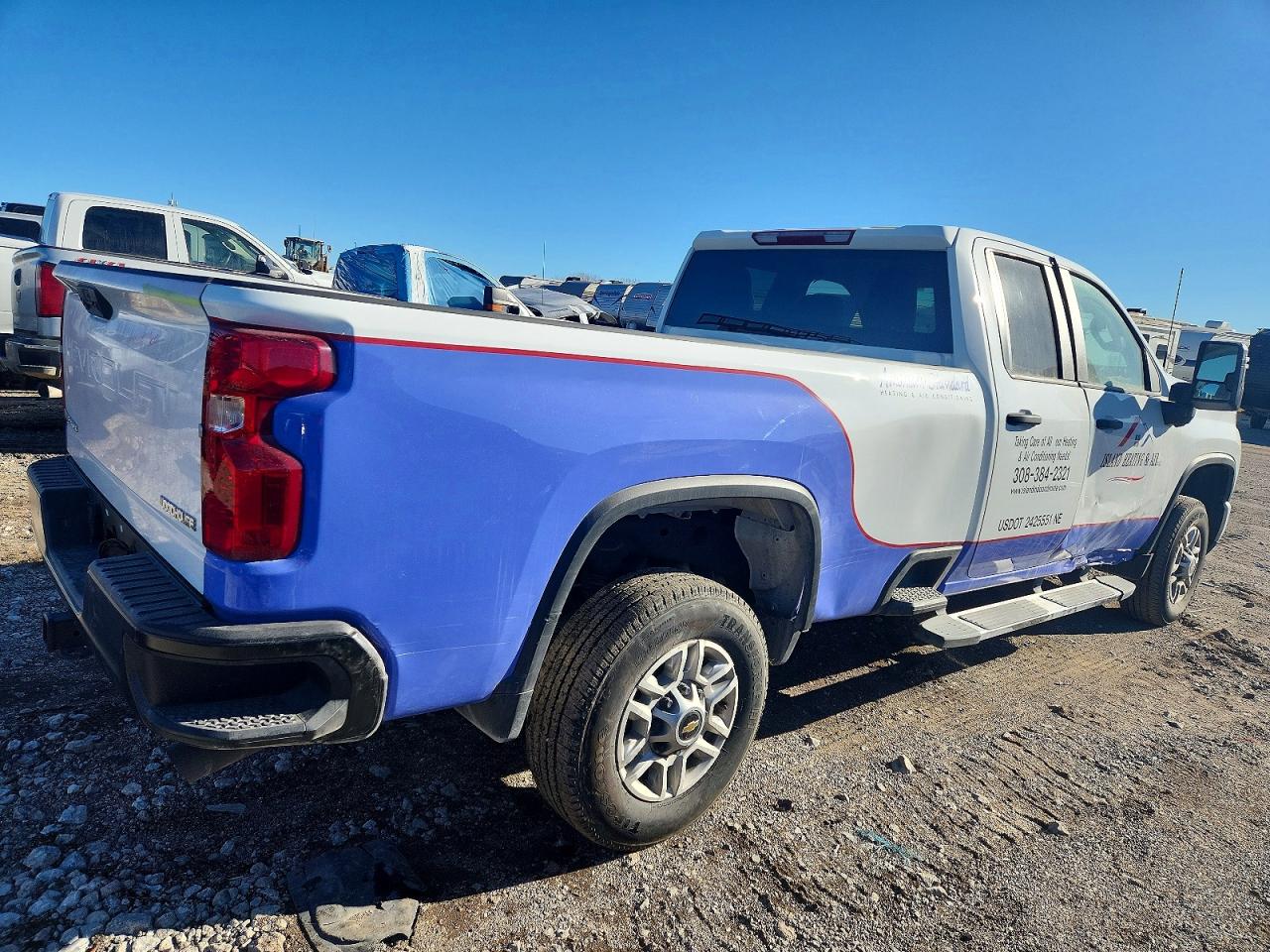 2025 CHEVROLET SILVERADO K2500 HEAVY DUTY photo 3