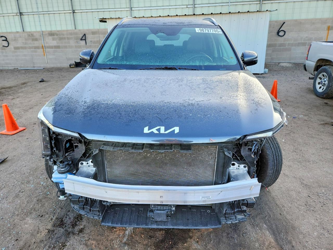 2024 KIA SORENTO S photo 9