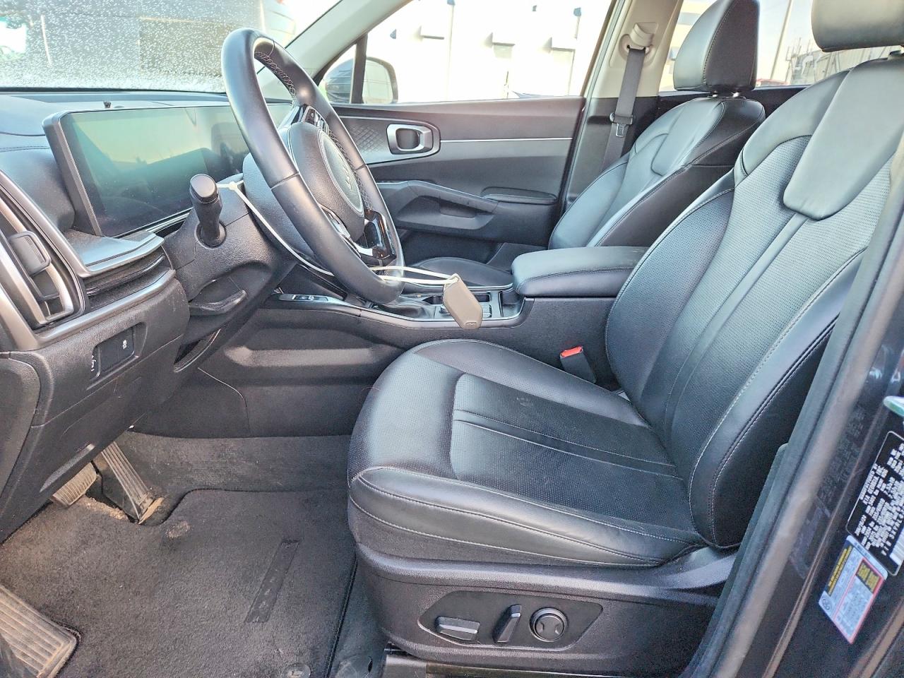 2024 KIA SORENTO S photo 13