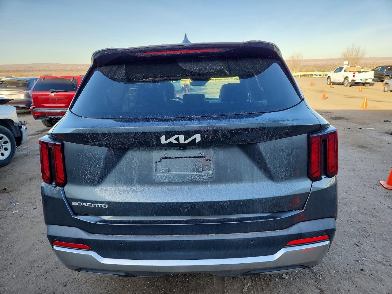 2024 KIA SORENTO S photo 11