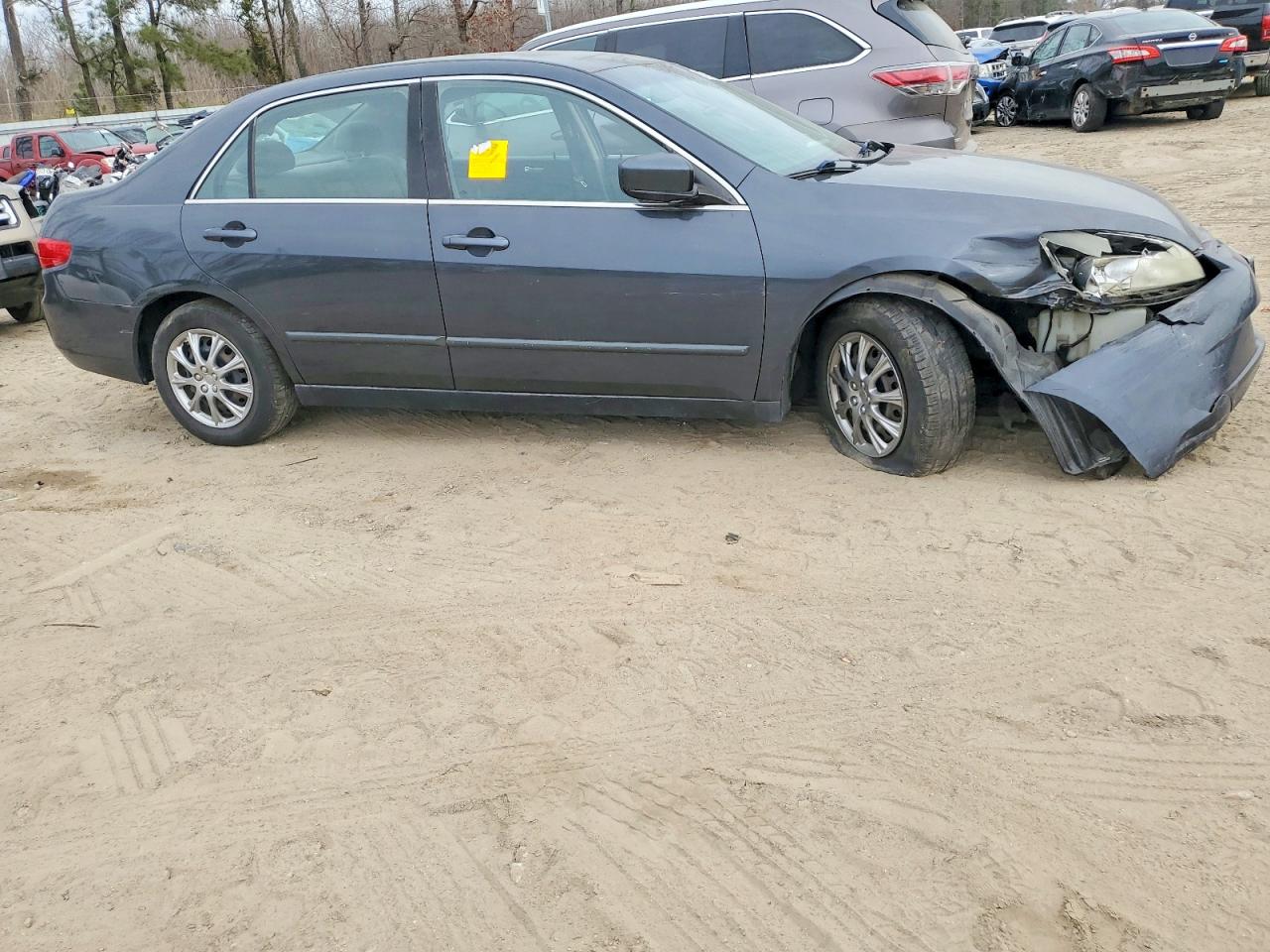 2005 HONDA ACCORD LX photo 4