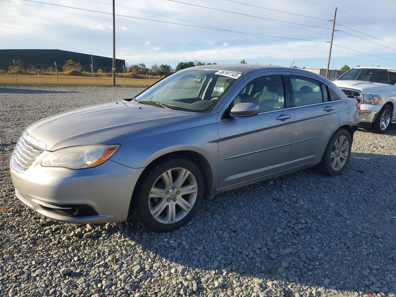 2013 CHRYSLER 200
