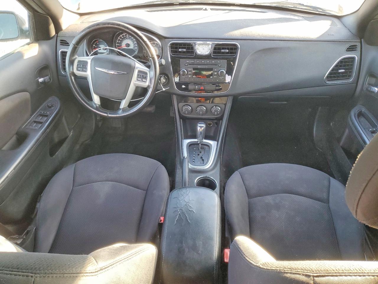 2013 CHRYSLER 200 TOURING photo 8