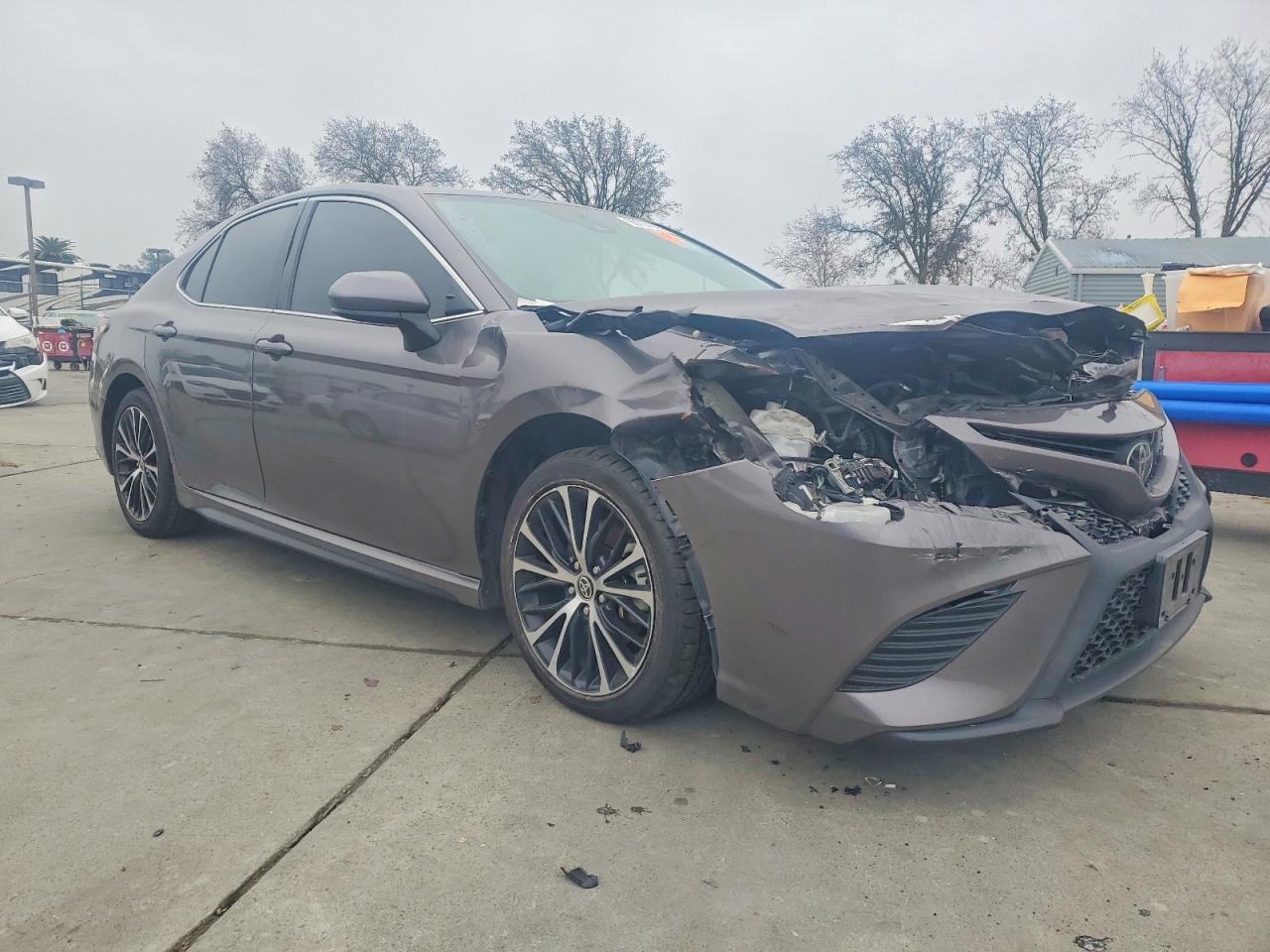 2020 TOYOTA CAMRY SE photo 4