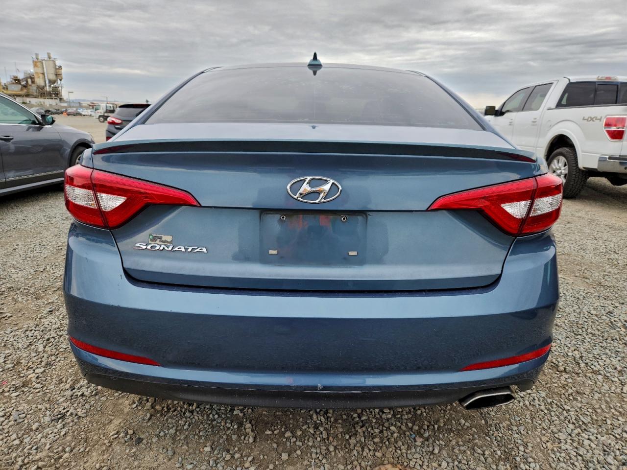 2015 HYUNDAI SONATA SE photo 6