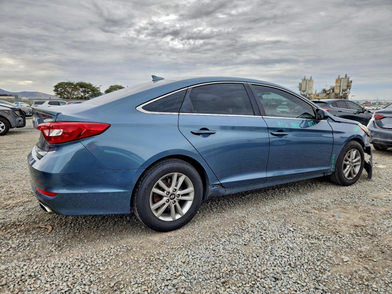2015 HYUNDAI SONATA SE photo 3