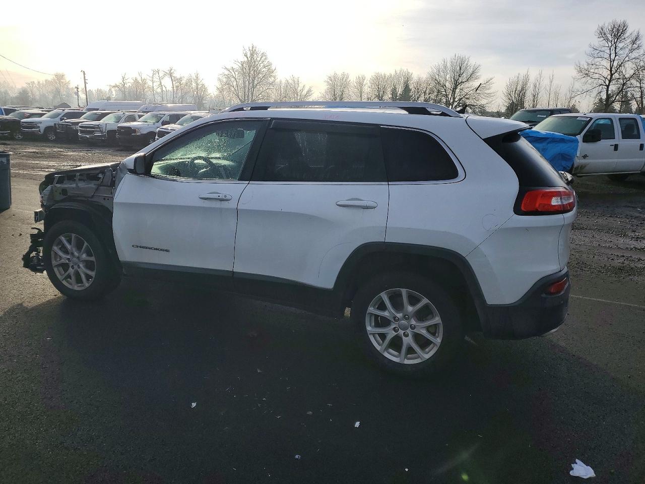2015 JEEP CHEROKEE LATITUDE photo 4