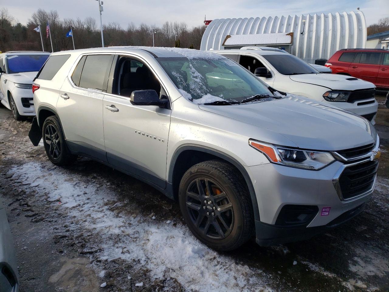 2020 CHEVROLET TRAVERSE LS photo 4