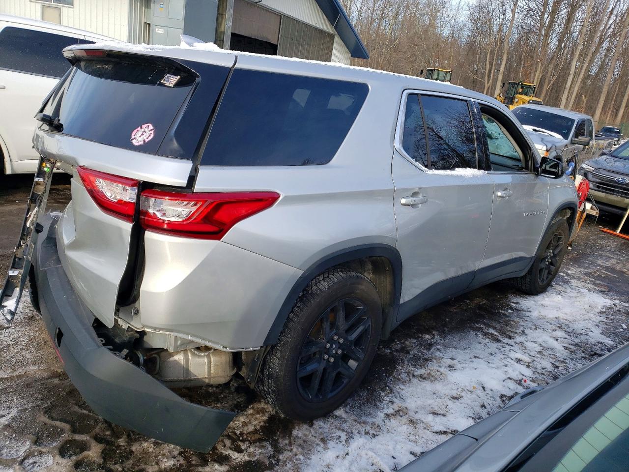 2020 CHEVROLET TRAVERSE LS photo 3