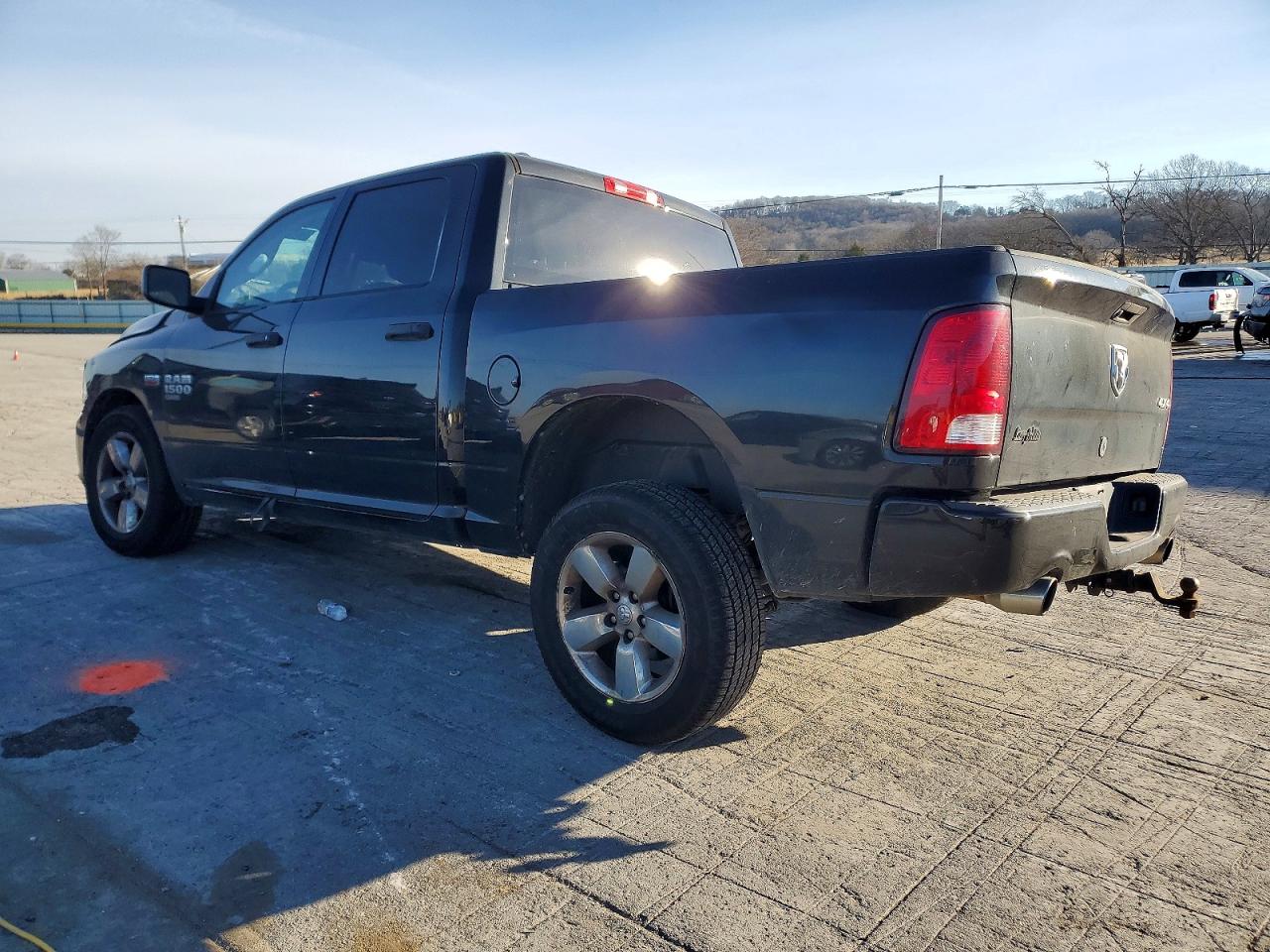 2019 RAM 1500 CLASSIC TRADESMAN photo 2