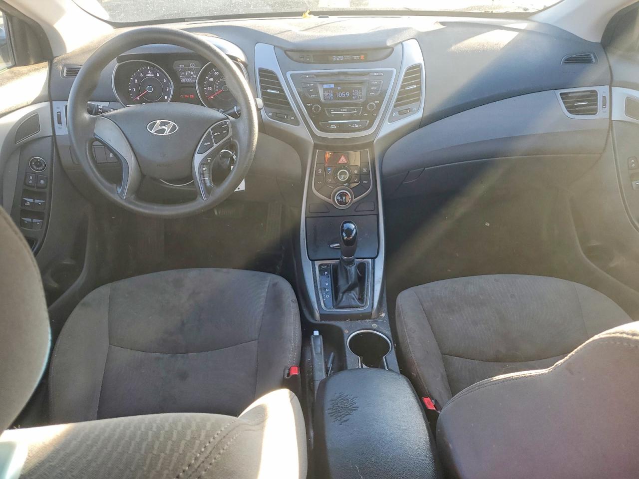 2015 HYUNDAI ELANTRA SE photo 8
