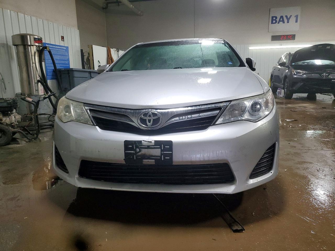 2013 TOYOTA CAMRY L photo 5