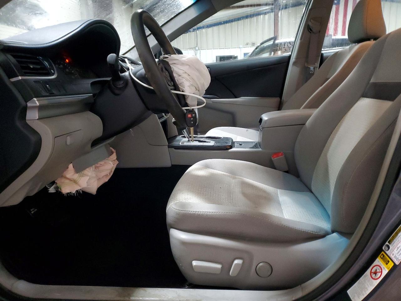 2014 TOYOTA CAMRY LE photo 7