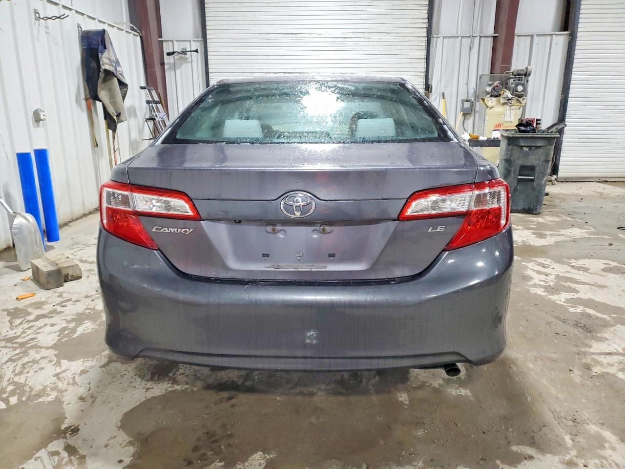 2014 TOYOTA CAMRY LE photo 6