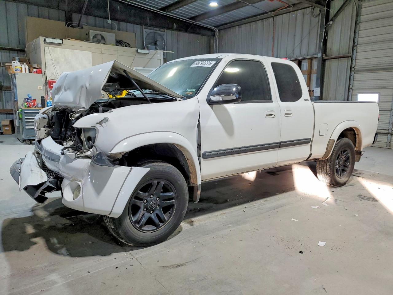 2004 TOYOTA TUNDRA