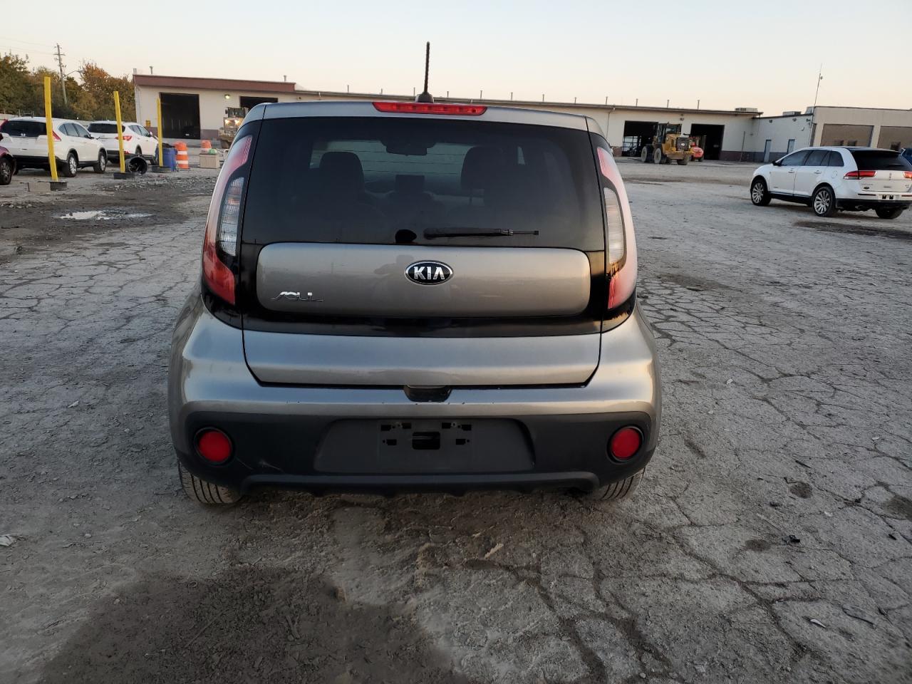 2017 KIA SOUL photo 6