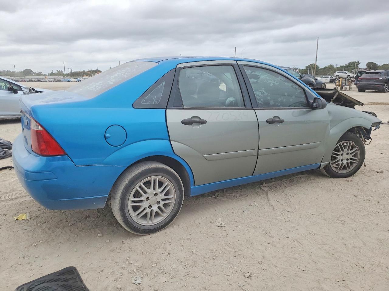 2007 FORD FOCUS ZX4 photo 3